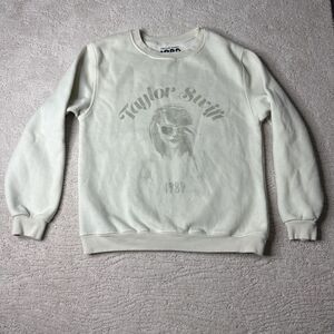 Women's Authentic Taylor‎ Swift Size Small Cream Vault Tour Crewneck Sweater